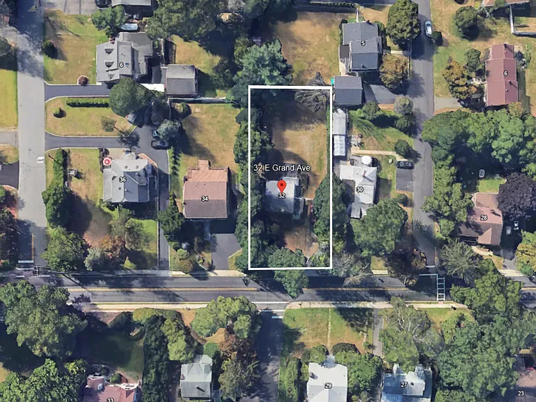32 E Grand Ave — Photo 5