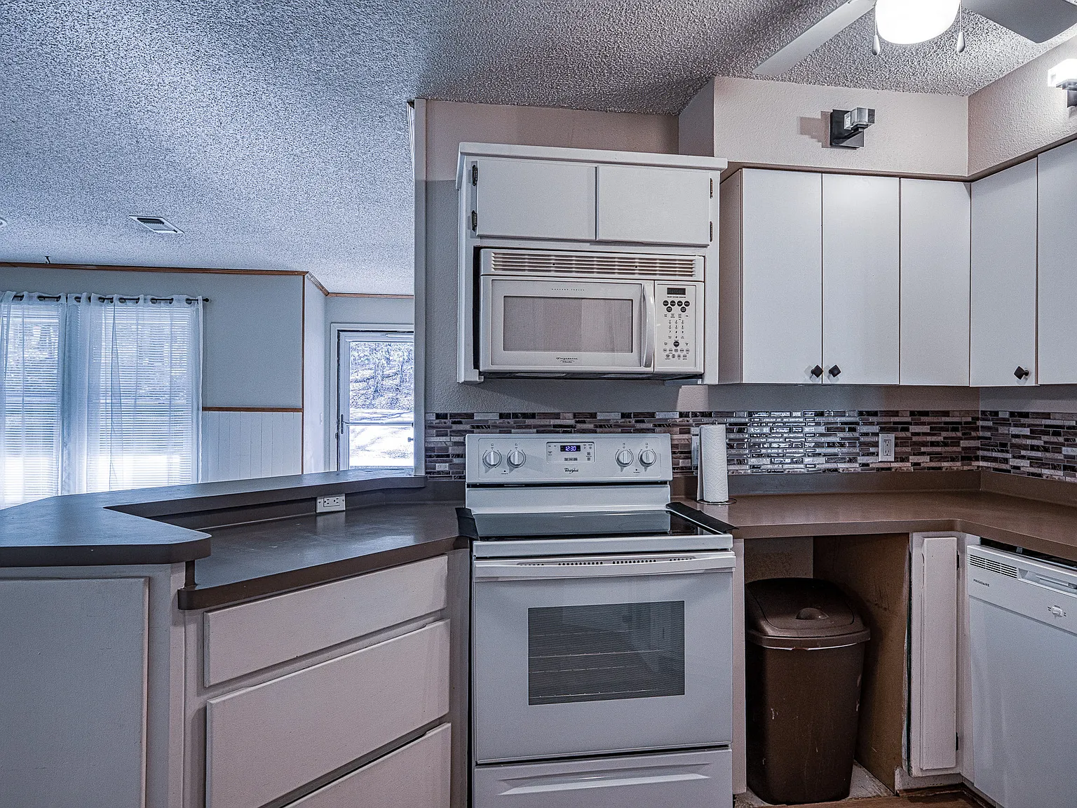 2 bed, 1200 sqft, $1,200 — Photo 3