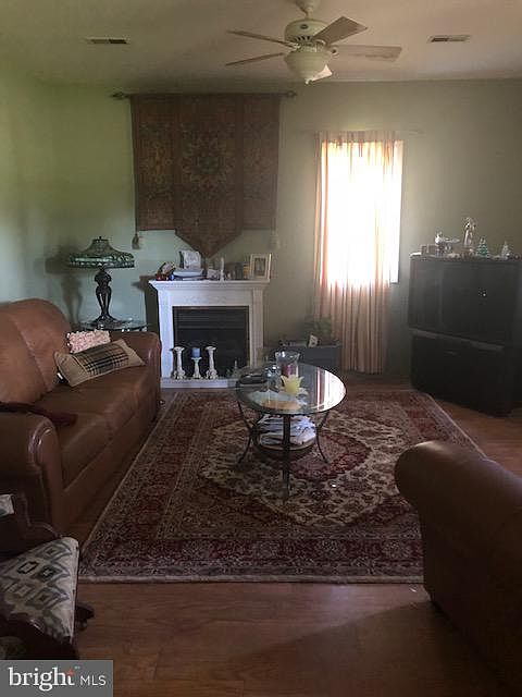 2nd image of 291 Liddell Rd