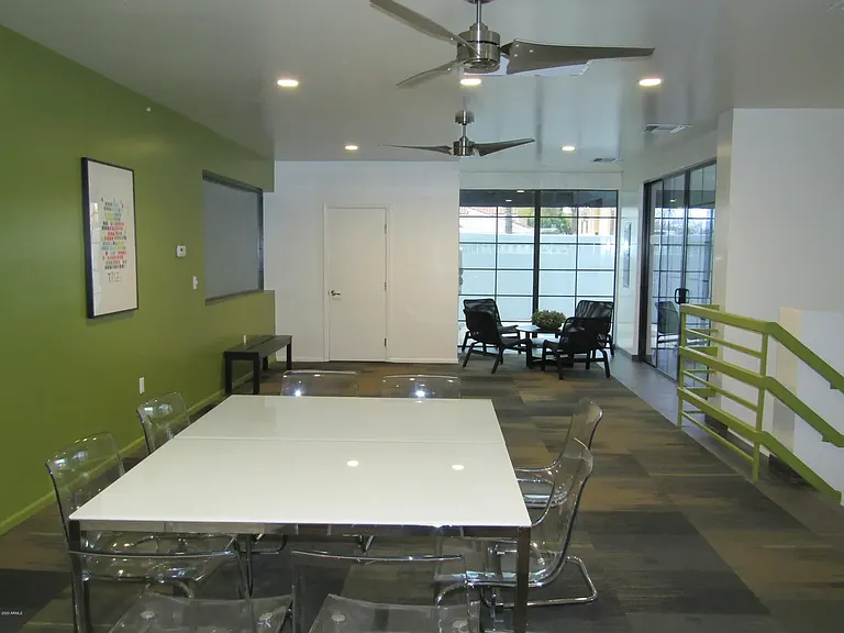 902 W Glendale Ave — Photo 18