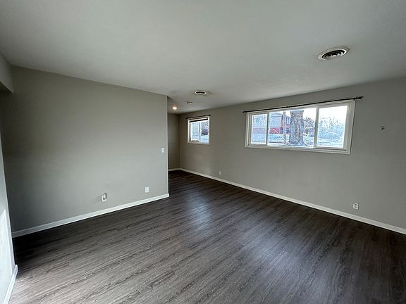 5th image of 3240 Heatherton Dr APT 2