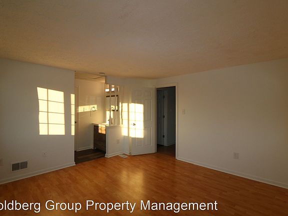 4th image of 211 Curry Ford Ln