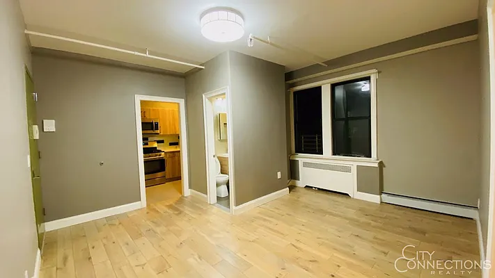 Rented by City Connections Realty | media 20