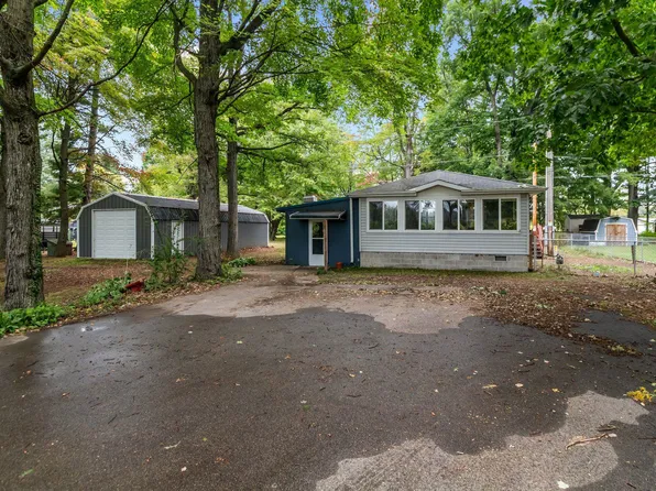 W5126 Shady Ln, Shawano, WI 54166