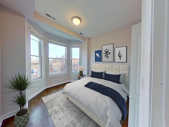 4th image of 1056 N Damen Ave