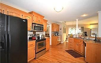 3rd image of 15605 Meadow Ct