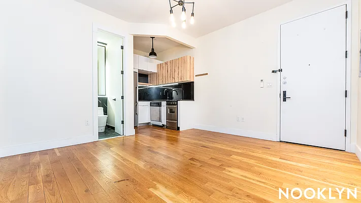 Rented by Nooklyn NYC LLC | media 21