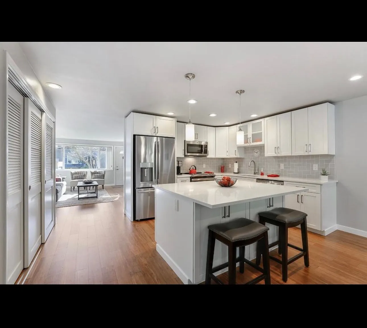 3 bed, 1520 sqft, $3,950 — Photo 2