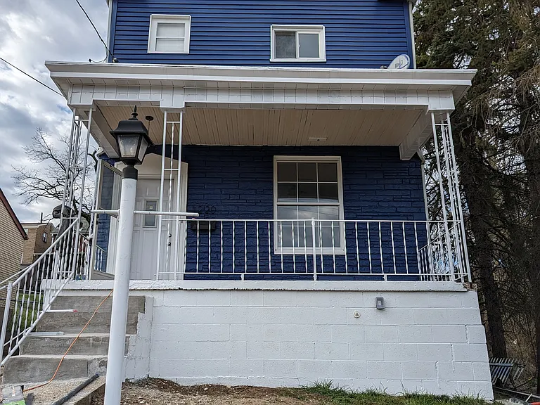 1220 Hollywood St — Photo 16