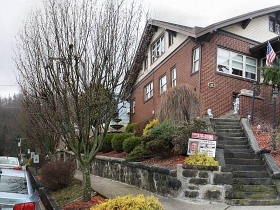 1st image of 723 Elm St