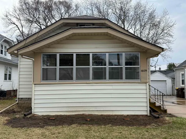 1609 Bruner St, Rockford, IL 61103