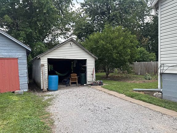 5th image of 431 N Bond Ave