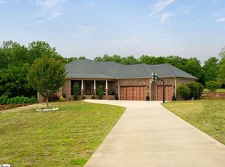148 Century Ct, Gray Court, SC 29645