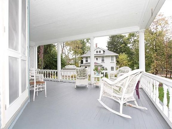 5th image of 703 Oakwood Ave