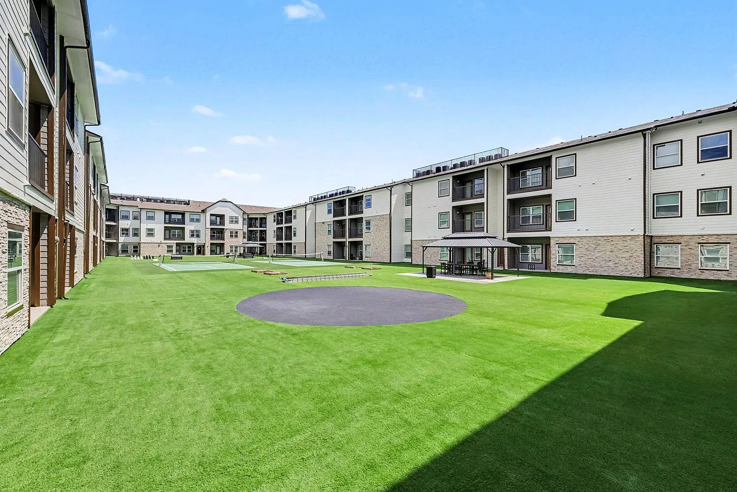Park Residences Plano 55+ Cottages & Apartments — Photo 2