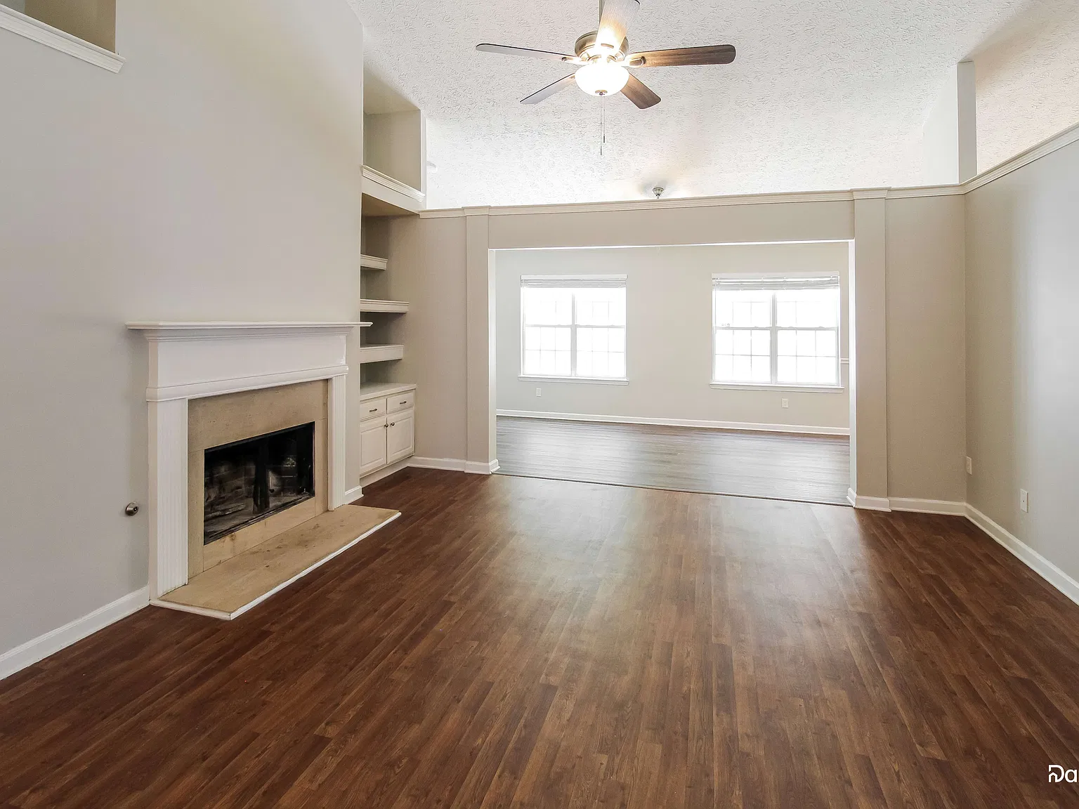 3 bed, 2.0 bath, 2239 sqft, $2,205 — Photo 3