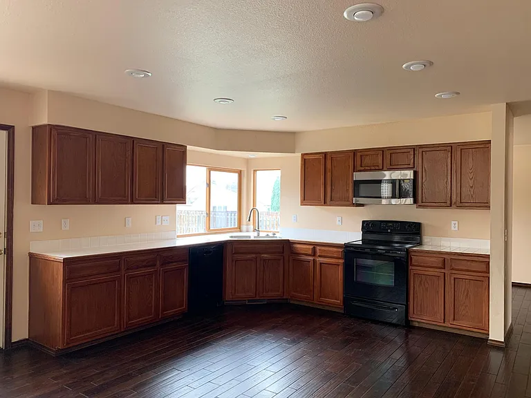 740 Maroonglen Ct — Photo 7