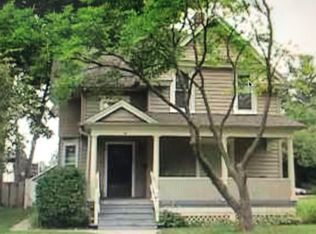 18 Richards St #1, Geneva, IL 60134