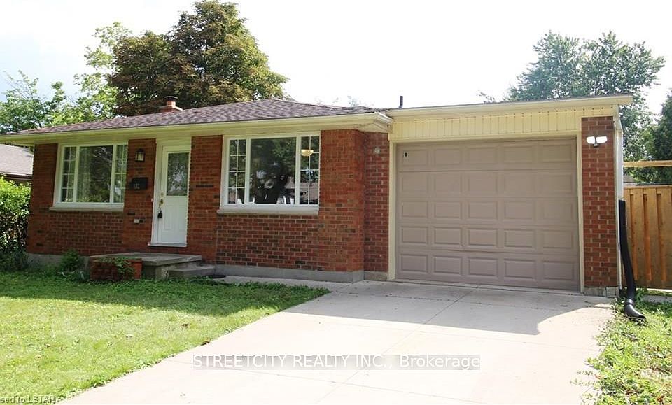 1st image of 102 Paperbirch Cres