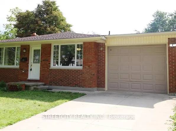 102 Paperbirch Cres, London, ON N6G 1L7