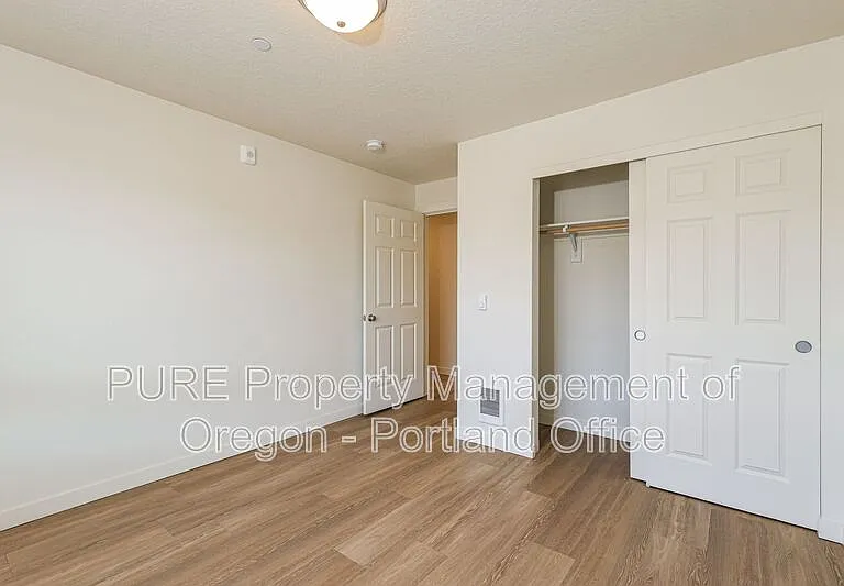 Halsey Crossing Apartments — Photo 26