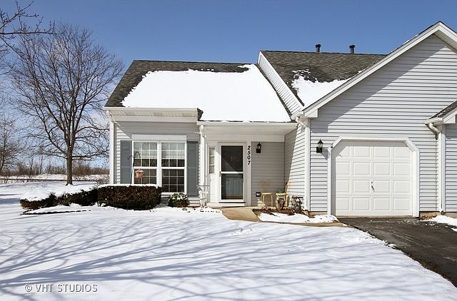1st image of 2505 Applewood Ln
