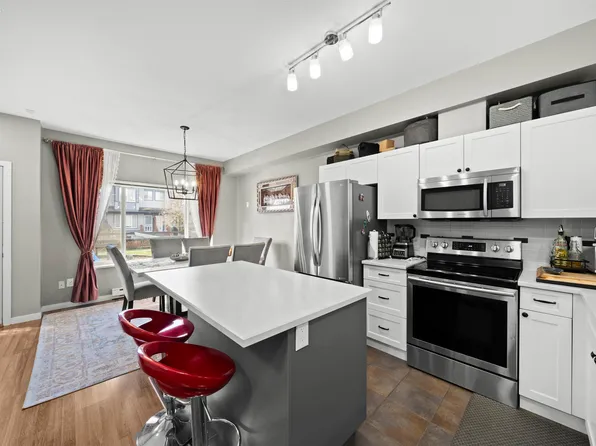 18701 66th Ave #38, Surrey, BC V3S 4P3