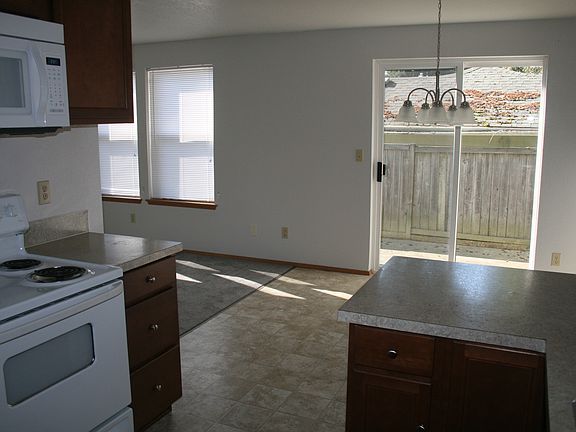 4th image of 12318 Alameda Ave SW #12320