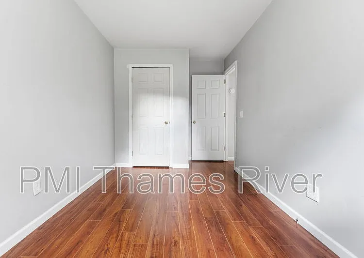 98 Oslo St — Photo 28