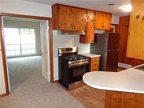 3 bed, 1.0 bath, 1190 sqft, $2,300 — Photo 4