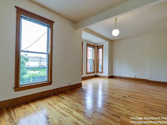 4th image of 2748 N Lincoln Ave
