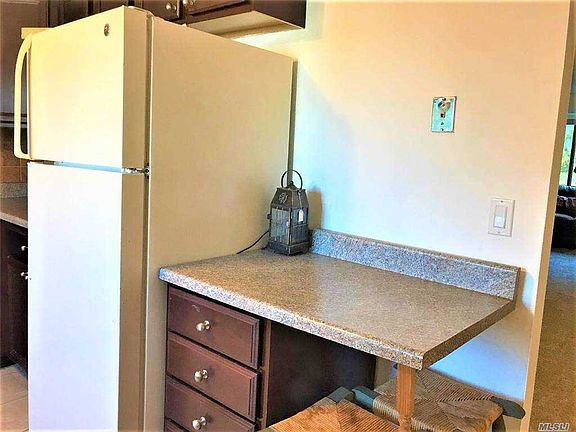 5th image of 168 Pointe Cir N