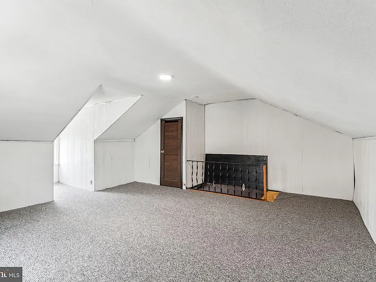 270 Dupont St #2 — Photo 9