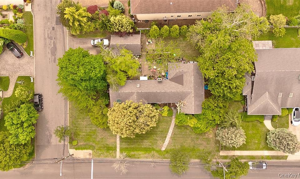 2nd image of 2077 Byron Road