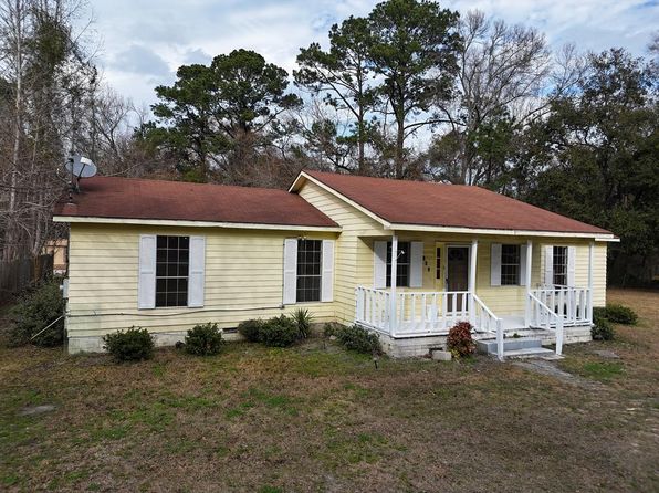 452 Railroad Cir, Boston, GA 31626