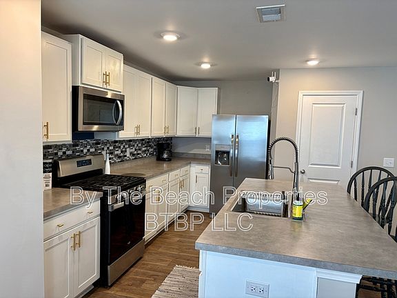 4th image of 194 Spencer Cir