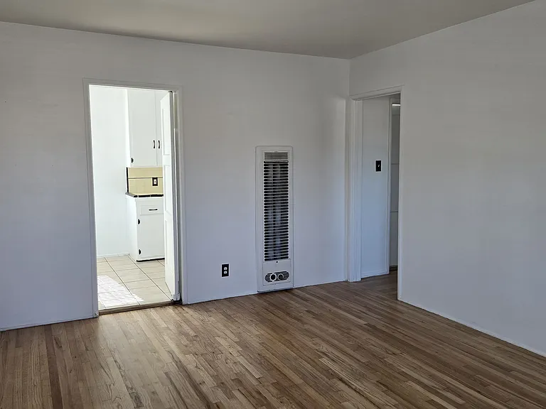 3554 Locke Ave — Photo 10