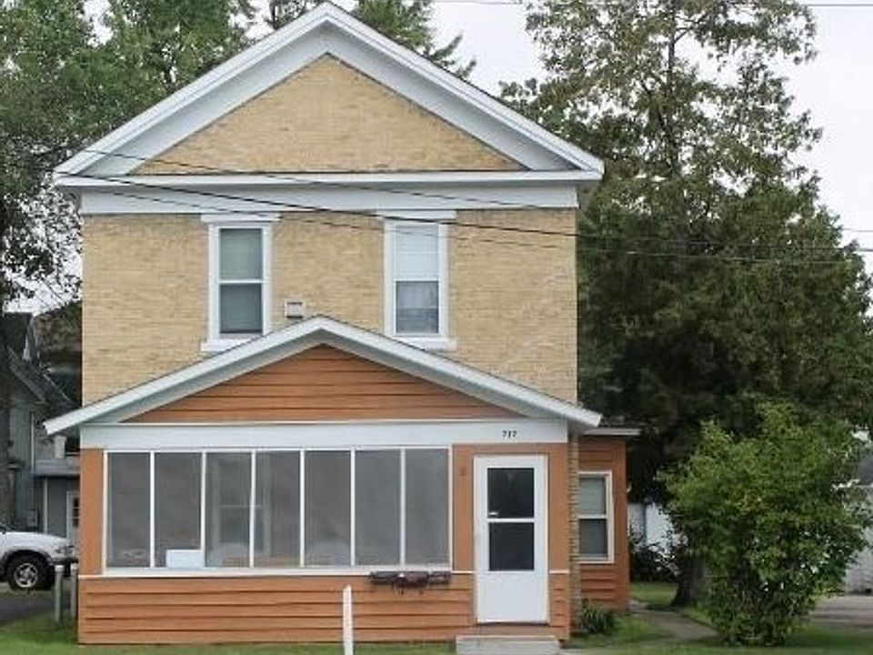 1st image of 717 4th St S #1