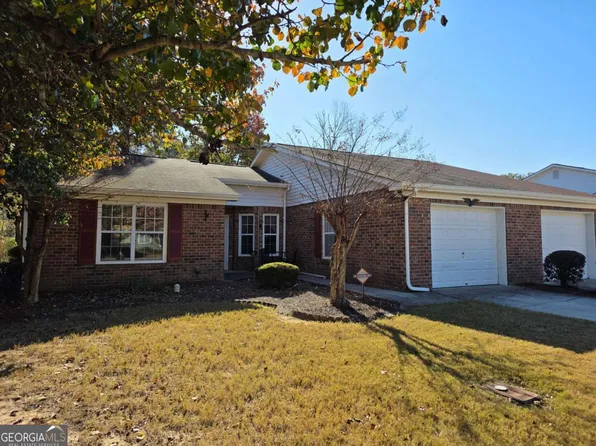 235 Monmouth Dr, Fayetteville, GA 30214