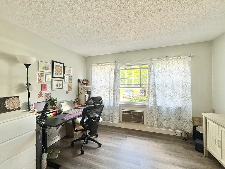 34A Padanaram Rd #127 — Photo 6