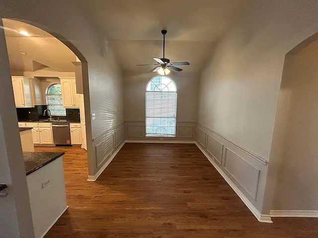 4 bed, 1763 sqft, $2,100 — Photo 4