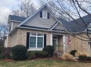 10 Richmond Glen Dr, Cheshire, CT 06410