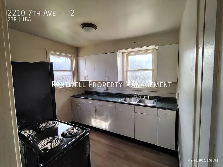 2210 7th Ave #2 — Photo 2
