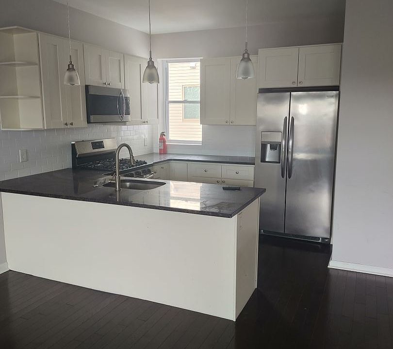 1st image of 621 E Girard Ave Floor 3