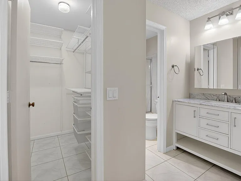 4944 Equestrian Cir #A — Photo 31
