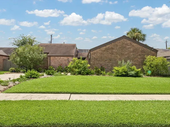 11315 Piping Rock Dr, Houston, TX 77077