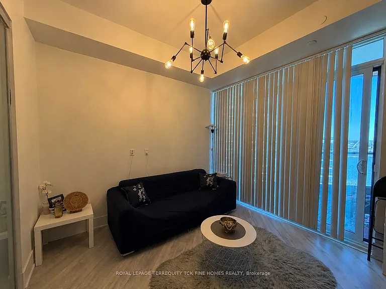 1 Edgewater Dr #920 — Photo 7