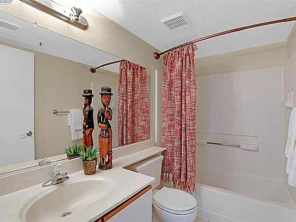 4th image of 4655 Nicol Cmn APT 107