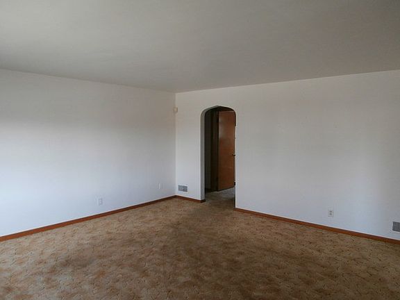 3rd image of 12633 S Bishop St