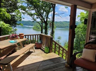 2765 Pucketts Point Rd, Smithville, TN 37166